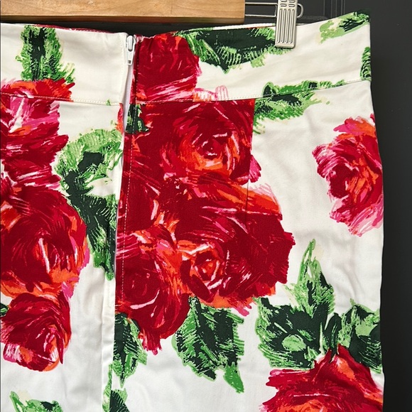 Pinup Couture Red Roses Pencil Skirt - Picture 3 of 4